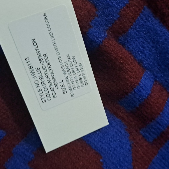 MENS/WOMENS SWEATERS - Picture 6 of 6